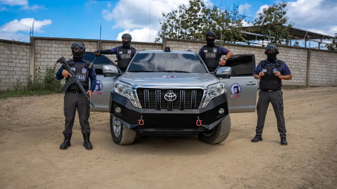 Seguridad física con guardias armados